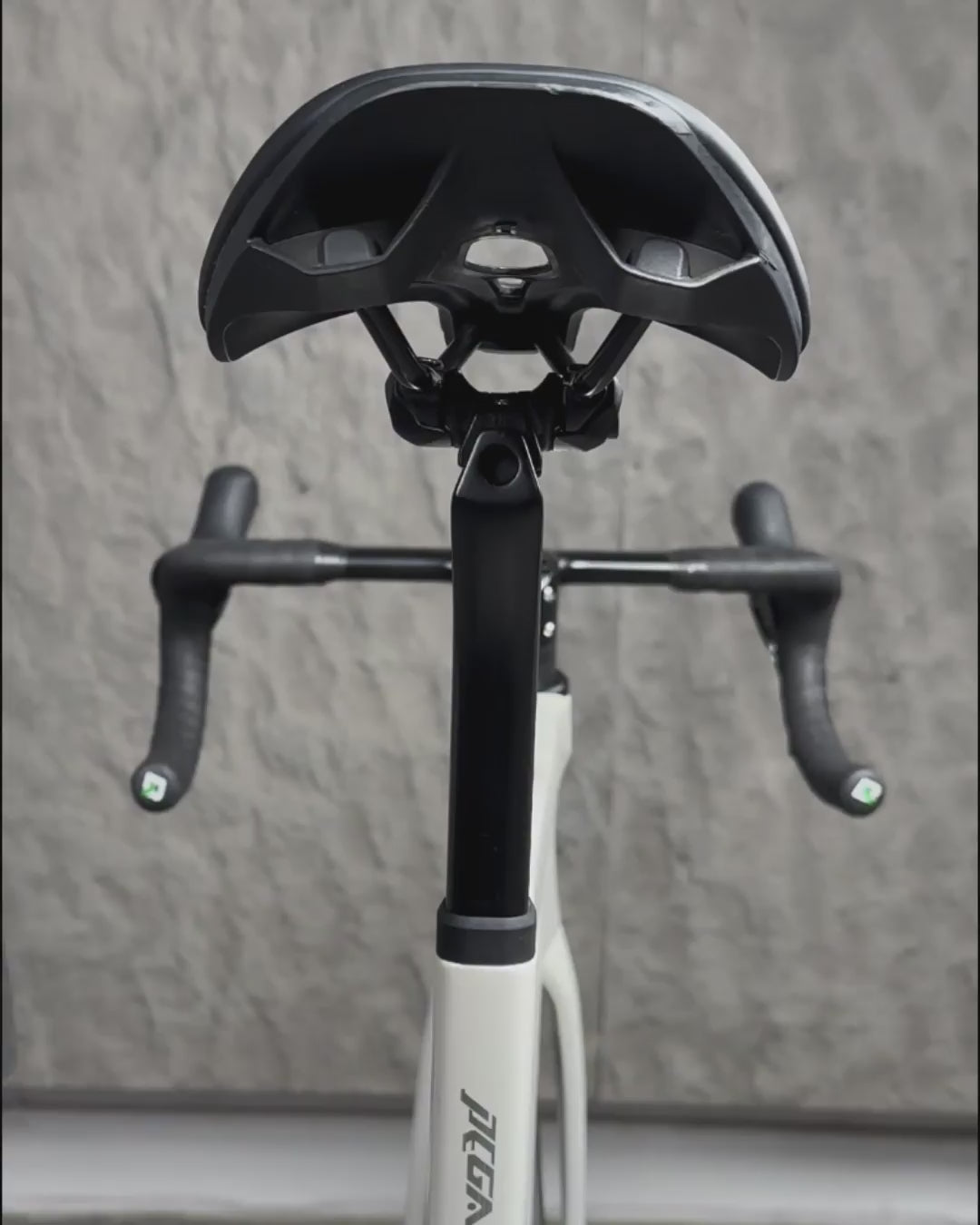 LUZ POSTERIOR CON SENSOR DE FRENADO